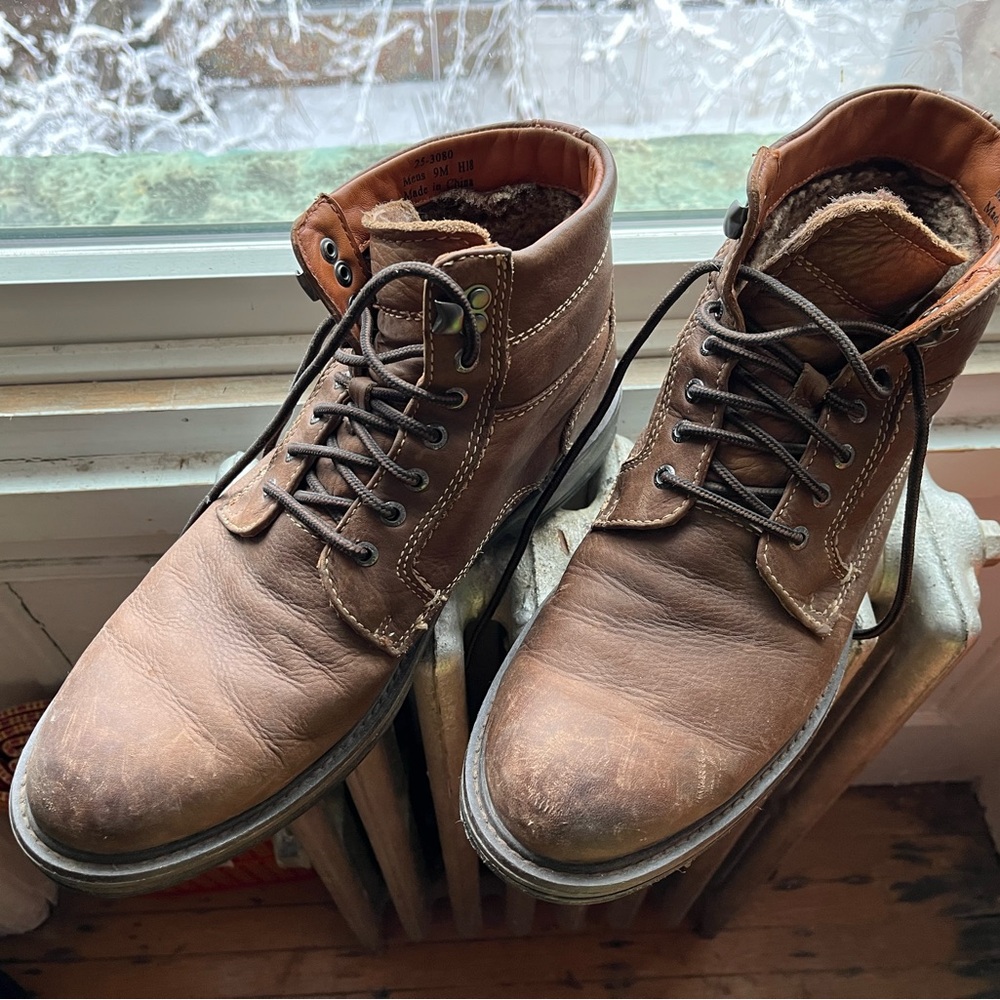 Johnston & Murphy Fur Lined Boots with XC4 Soles